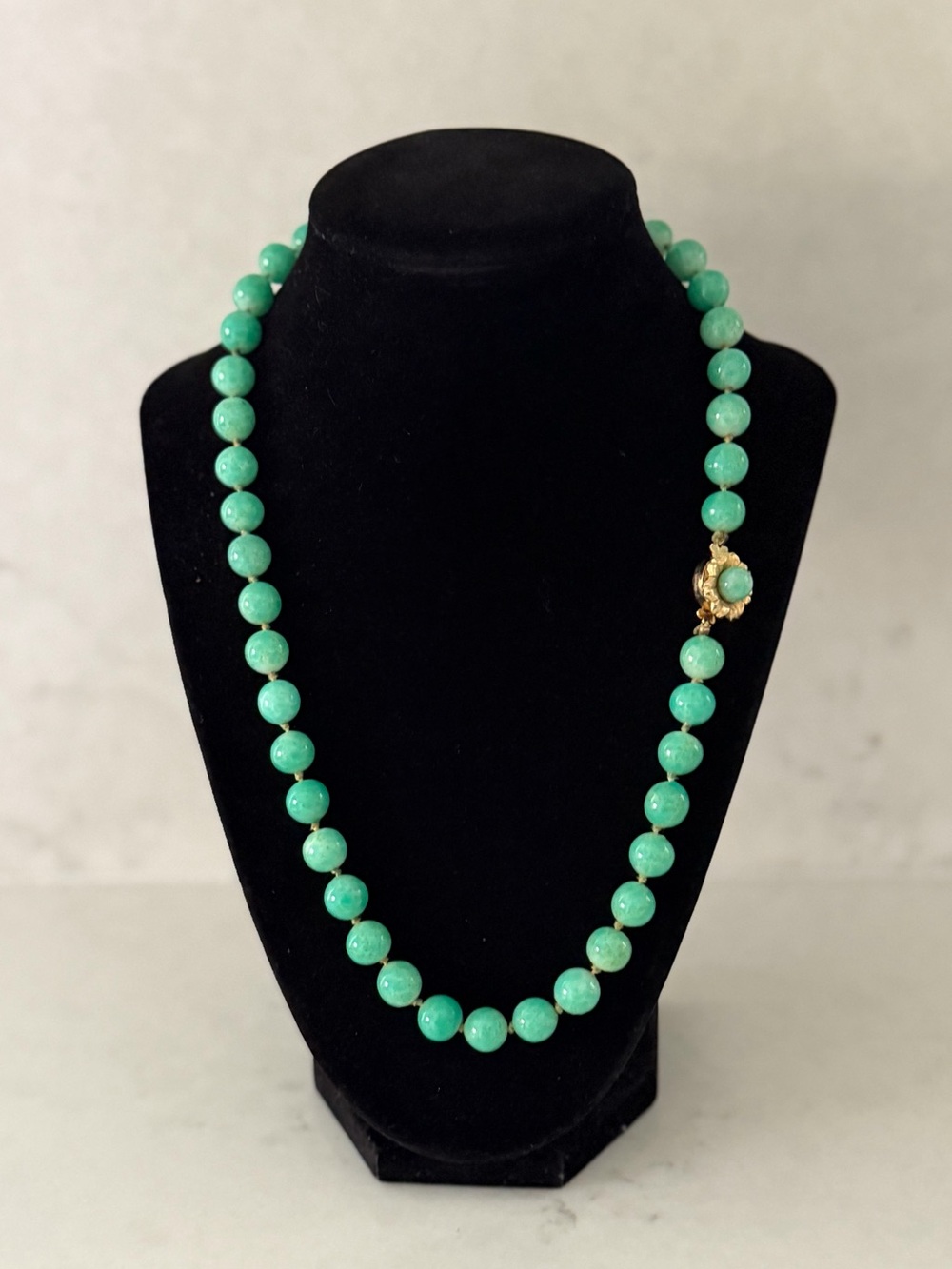 Vintage Green Beaded Necklace with Gold Accent - Women Jewelry
